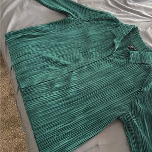 Elegant Green Pleated Women's Top